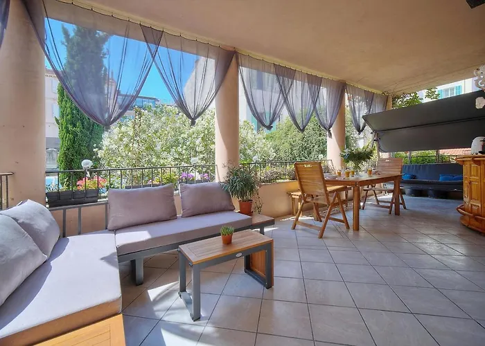 4 Bedrooms In Cannes Center 8 Minutes To The Palais Des Festivals 3 Minutes To The Croisette Beach - 2110